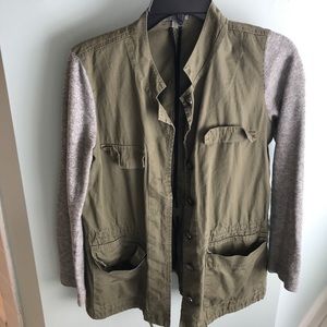 Nice army jacket with gray sleeves